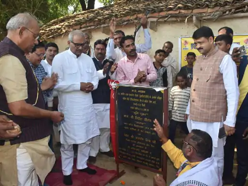 देवतालाब क्षेत्र को​ मिली दो मार्गों की सौगात:रीवा में विधानसभा अध्यक्ष ने महिया और सोनारूपा में किया सड़कों का भूमिपूजन