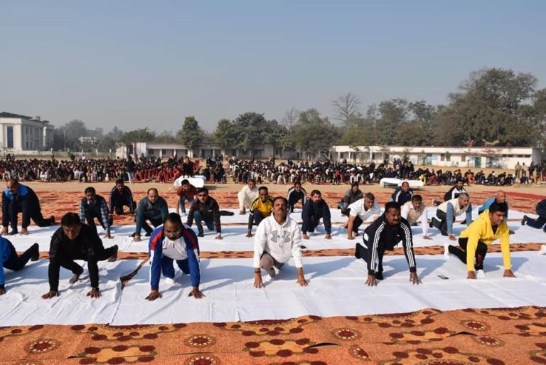 REWA : सूर्य नमस्कार के साथ मनाई गई स्वामी विवेकानंद जी की जयंती