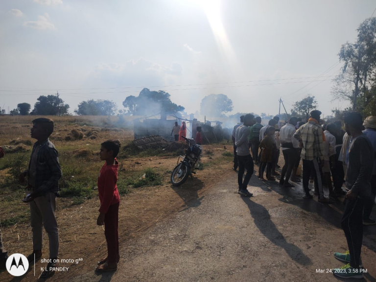 SATNA बिजली विभाग के कर्मचारियों द्वारा बिजली कनेक्शन काटने के दौरान हुआ फाल्ट