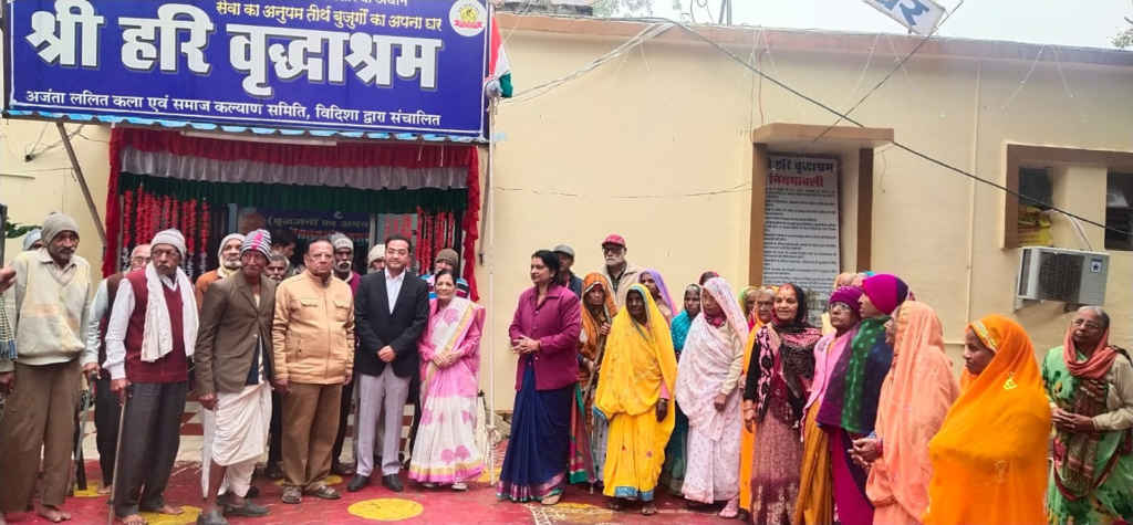 VIDISHA जैनमुनि संघ ने श्रीहरिवृद्ध आश्रम पहुंच, संचालक और बुजुर्गों को दिखाई जीवन की राह 1 The Khabardar News image 49