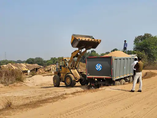 Sand mafia crushed Patwari with tractor, death: The team had gone to stop illegal mining in Shahdol; The dead body remained lying on the ghat all night