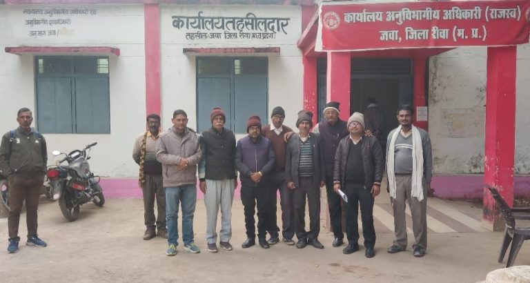 Rewa News: अमित कुमार सोनी का डिप्टी कलेक्टर पद में चयन होने पर राजस्व जवा एवं अधिवक्ताओ ने दी बधाई एवं शुभकामनाएं।