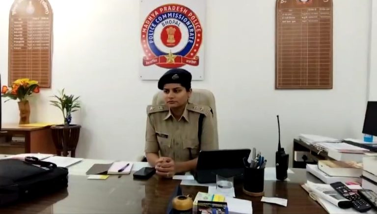 Bhopal News: अरेरा हिल्स पुलिस को मिली बड़ी सफलता 2 लाख रुपए के लूट के फरार आरोपी को किया गिरफ्तार