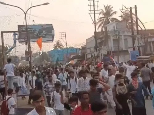 Waqf law लागू होते ही पश्चिम बंगाल में हिंसा, पथराव और आगजनी शुरू 3 The Khabardar News image 64