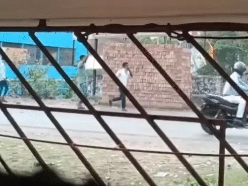 Waqf law लागू होते ही पश्चिम बंगाल में हिंसा, पथराव और आगजनी शुरू 2 The Khabardar News image 65